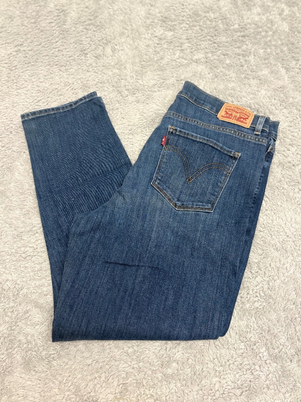 Women's Levi's Medium Wash Straight Leg Jeans